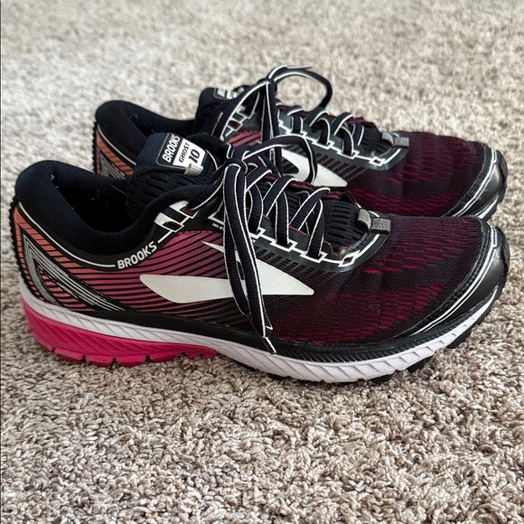 Brooks Shoes - Womens Brooks Ghost 10 Running Shoe size 8.5